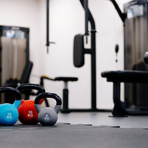 Abbildung eines leeren Fitnessraums